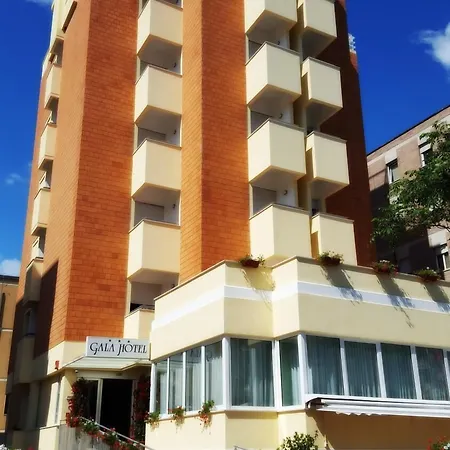 Gala Hotel 3*