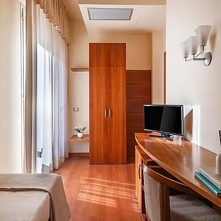 Gala Hotel 3*
